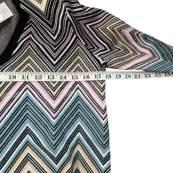 MINNIE ROSE Women's Chevron Cropped V Neck Pullover In Multi combo NEW